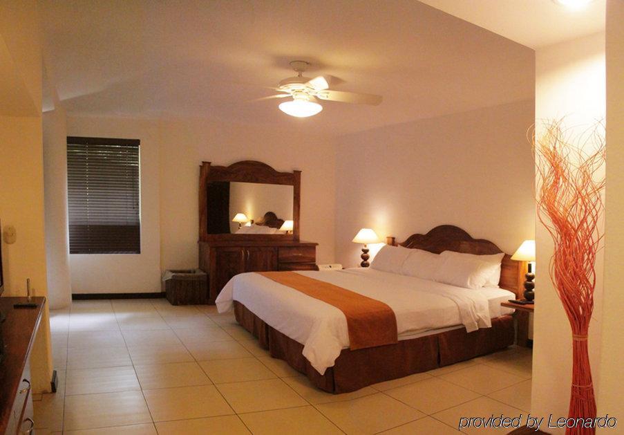 Hotel Soleil Pacifico Чуламар Экстерьер фото