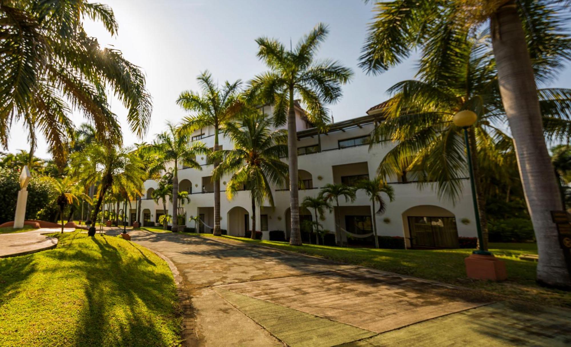 Hotel Soleil Pacifico Чуламар Экстерьер фото