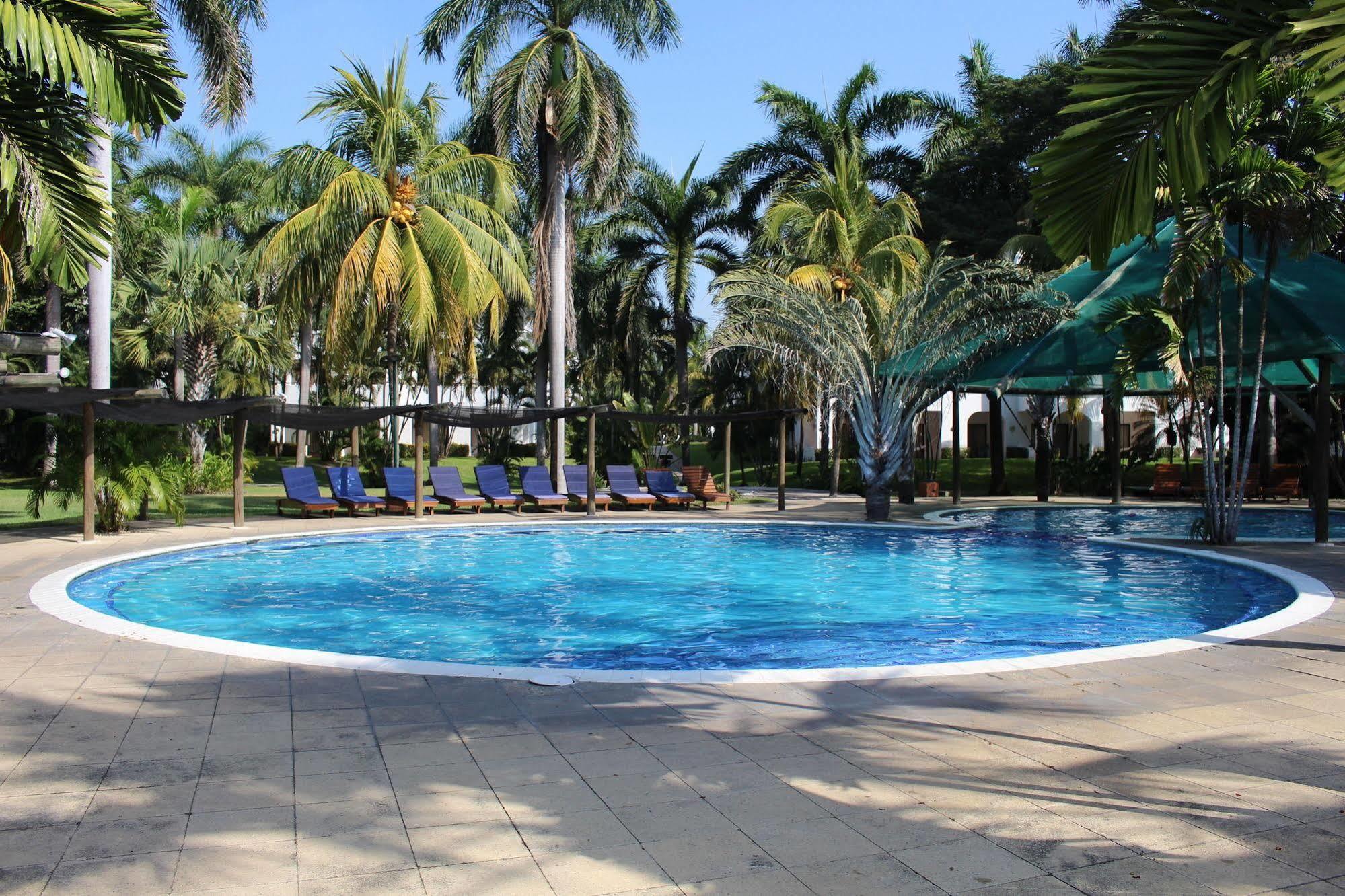 Hotel Soleil Pacifico Чуламар Экстерьер фото