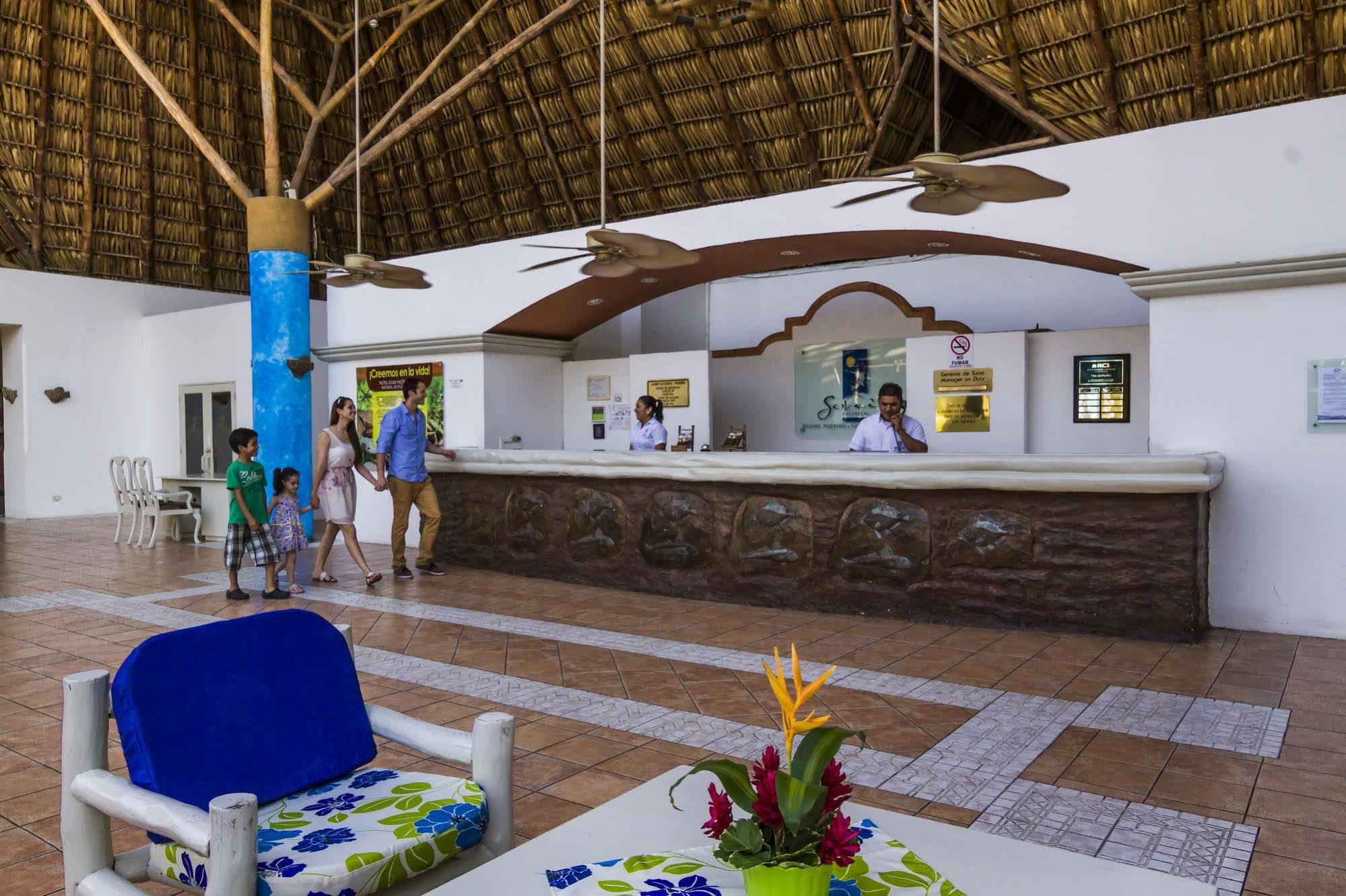 Hotel Soleil Pacifico Чуламар Экстерьер фото