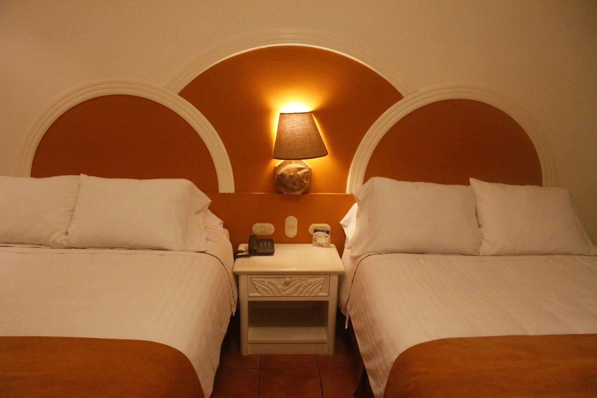 Hotel Soleil Pacifico Чуламар Экстерьер фото